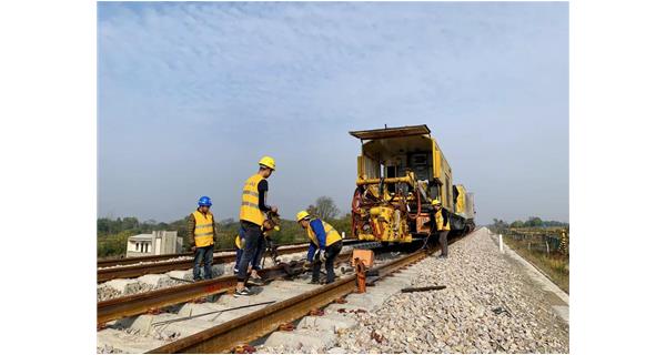 焊接故事| 兩年四地，K922和焊軌人投身軌道交通建設(shè)